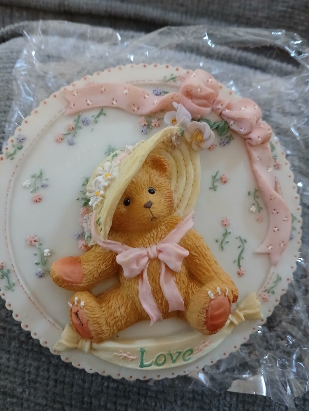Cherished Teddies Love & Hearts Bear Wall Plaque Figurine 1994 Hillman 104140 Vi